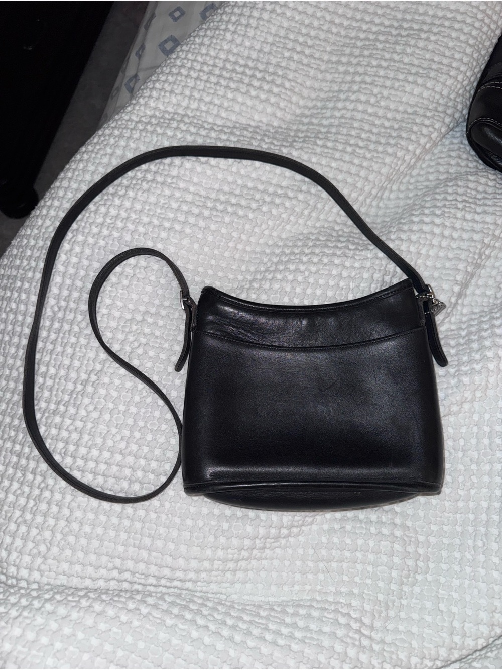 Classic Black Leather Crossbody Bag - Timeless Everyday Style